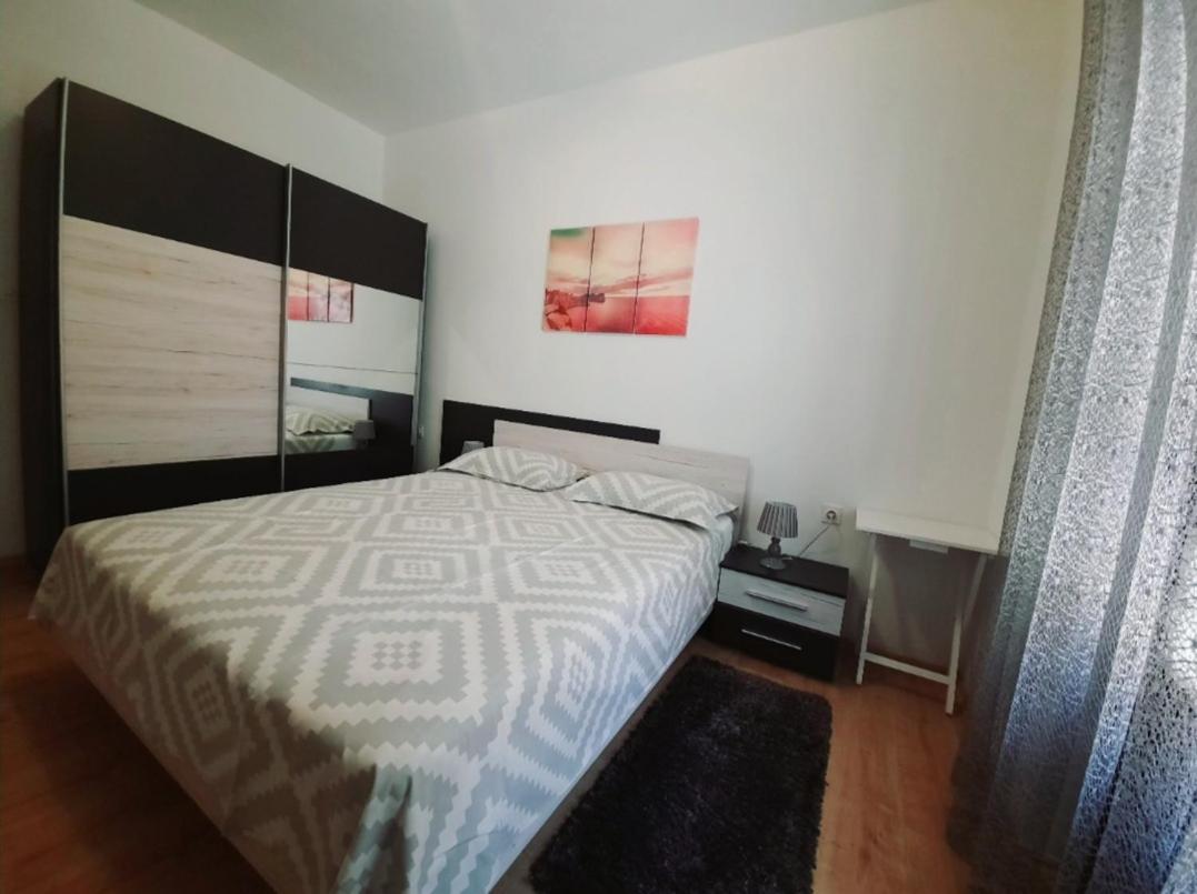 Apartment Nena Near The City Center With Free Parking Pula Extérieur photo