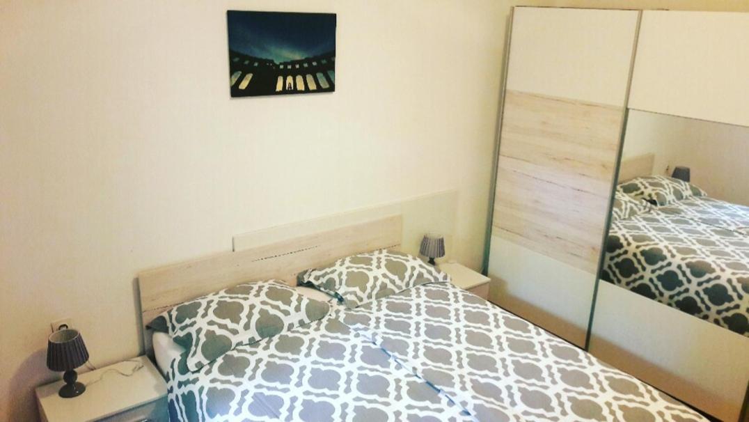 Apartment Nena Near The City Center With Free Parking Pula Extérieur photo